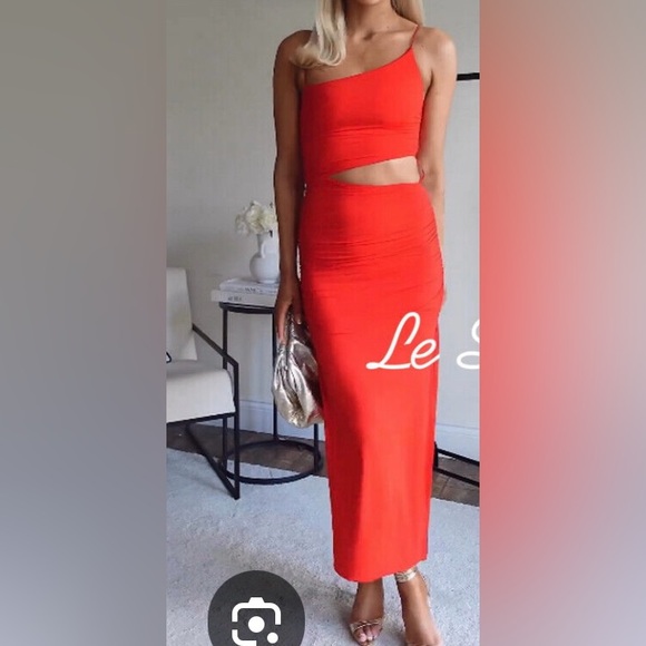 ZARA WOMAN NWT RED CUT OUT ASYMMETRICAL DRESS - Picture 2 of 5